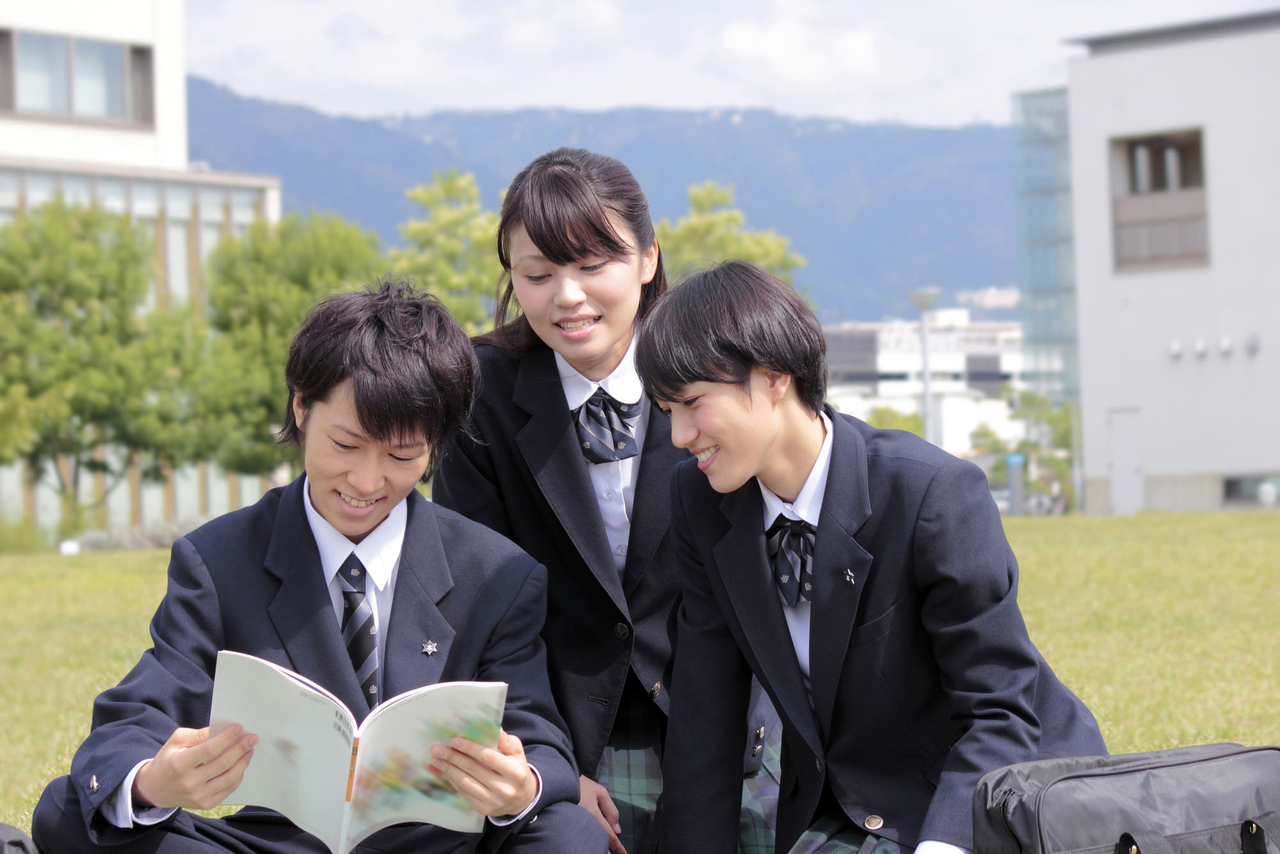 3人の高校生