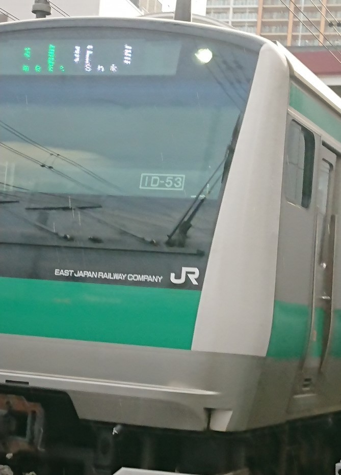 相鉄線内を走るJRの電車